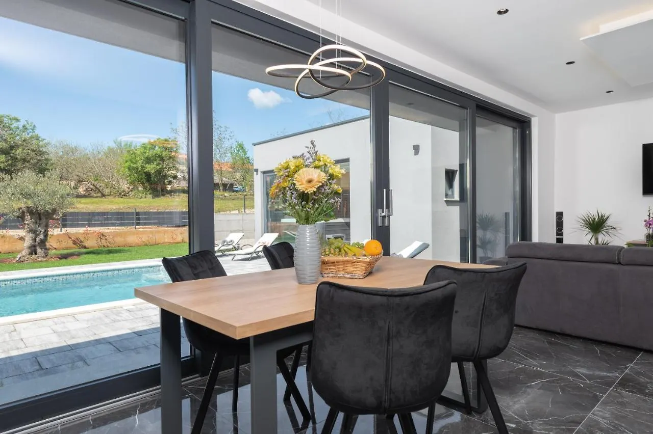 Vila Green Luxury II With Heated Pool, Jacuzzi & Sauna
